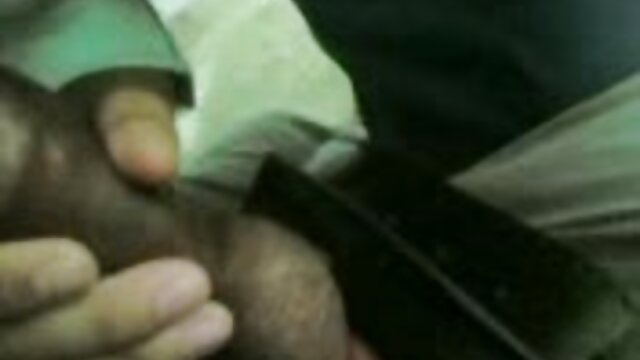 ممتاز :  الرجل مواقع افلام سكس مترجم هو الحصول على صاحب الديك يفرك من قبل اثنين من الفتيات في الثلاثي الكبار فيديو سكس 